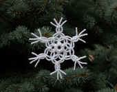 Macramé snowflake (100%
          cotton yarn)